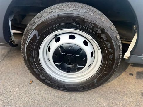 Used 2017 Ford Transit 150 130 Low Roof RWD image 33