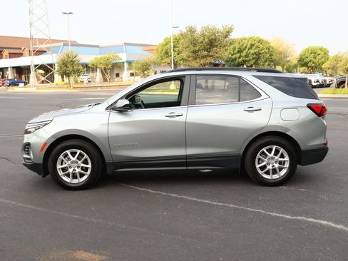 Used 2024 Chevrolet Equinox LT w/ LPO, Floor Liner Package FWD image 32
