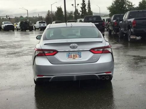 Used 2022 Toyota Camry SE image 7