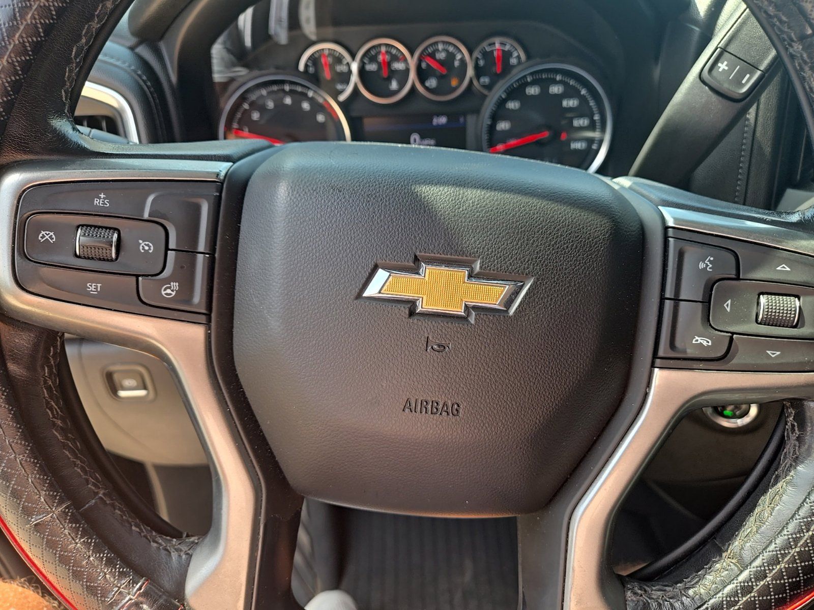 Used 2020 Chevrolet Silverado 1500 LT w/ Texas Edition AWD/4WD image 19