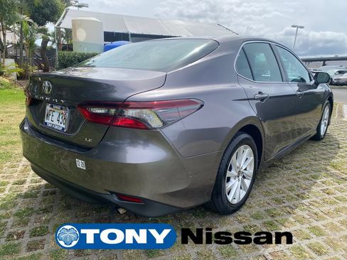Used 2022 Toyota Camry LE FWD image 7