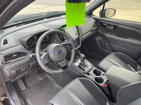Used 2025 Subaru Forester Touring AWD/4WD image 10