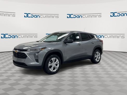 New 2026 Chevrolet Trax LS image 4