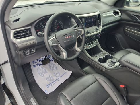 Used 2023 GMC Acadia SLT w/ Preferred Package FWD image 9