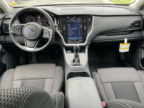 Used 2025 Subaru Outback Premium AWD/4WD image 11