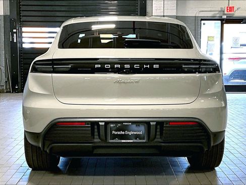 New 2026 Porsche Macan 4 Electric AWD/4WD image 8