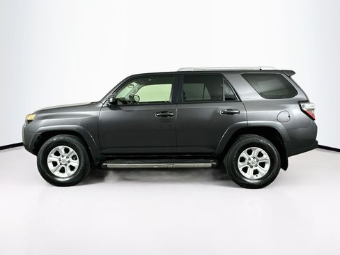 Used 2015 Toyota 4Runner SR5 RWD image 4