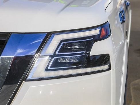 Used 2022 Nissan Armada SL image 5