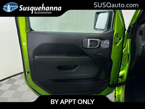 New 2025 Jeep Gladiator Sport image 23