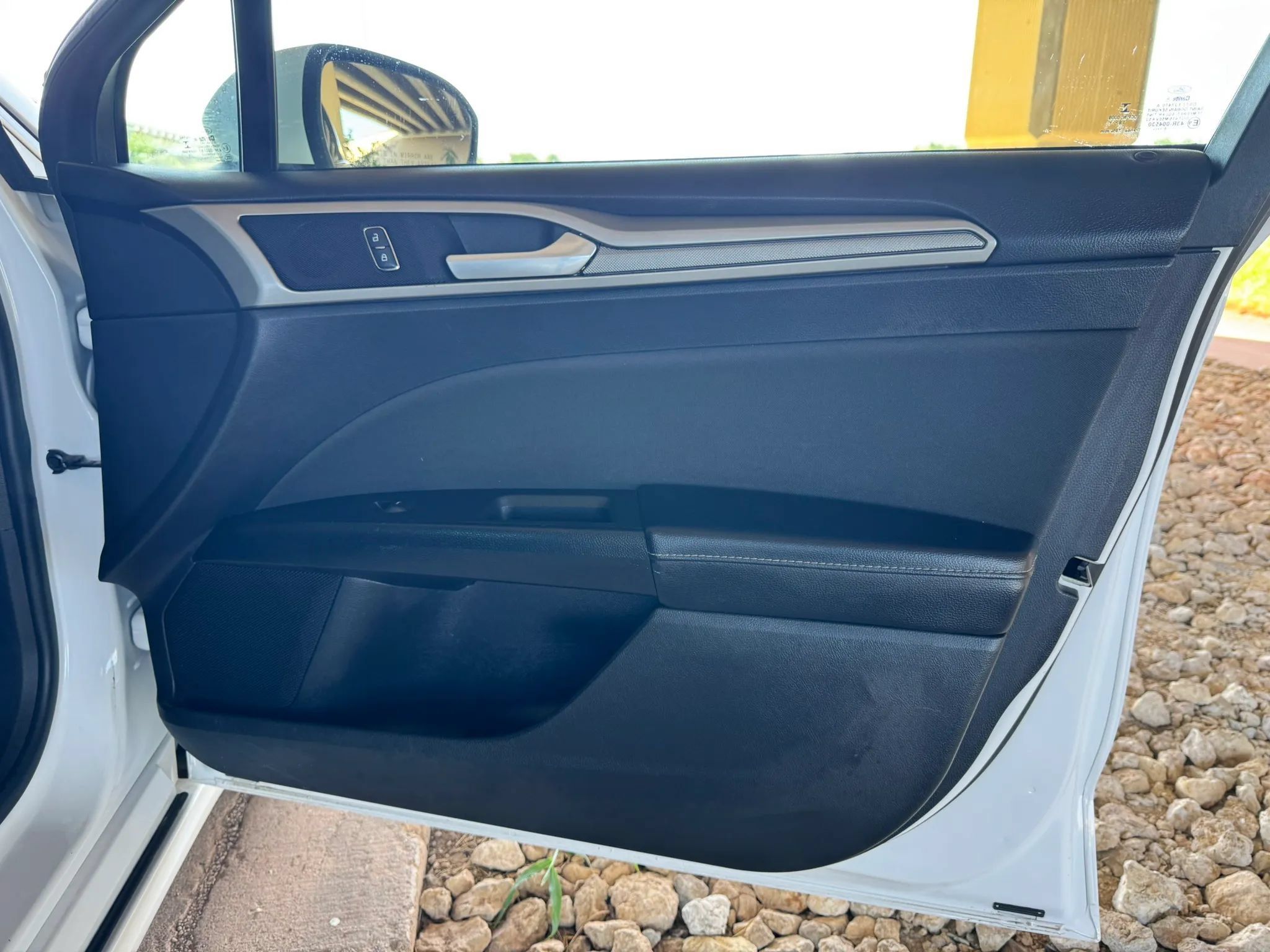Used 2019 Ford Fusion SE FWD image 23