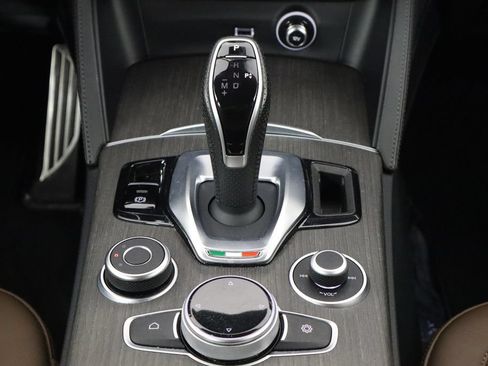 Used 2023 Alfa Romeo Stelvio Ti AWD/4WD image 29