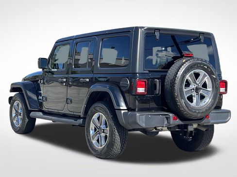 Used 2022 Jeep Wrangler Unlimited Sahara w/ Dual Top Group image 28