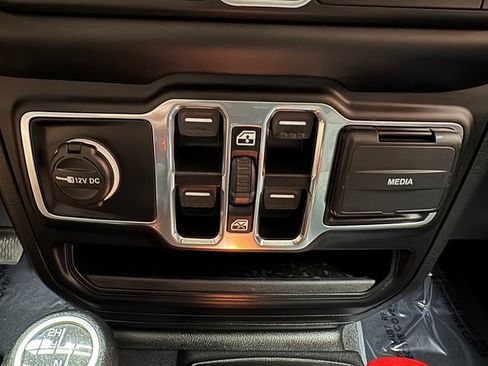 Used 2021 Jeep Wrangler Unlimited Sport image 20