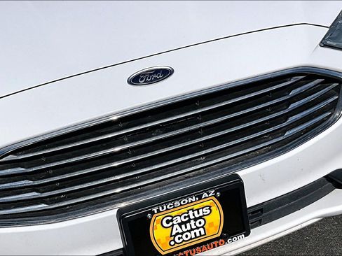 Used 2020 Ford Fusion SE FWD image 28