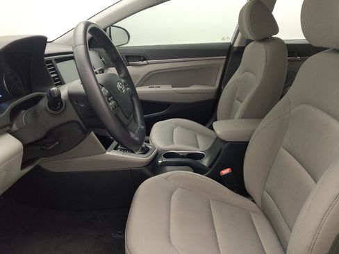 Used 2018 Hyundai Elantra Value Edition FWD image 17