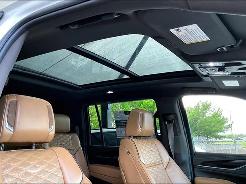 Used 2023 Cadillac Escalade ESV Premium Luxury RWD image 14