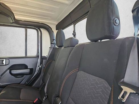 Used 2021 Jeep Gladiator Mojave AWD/4WD image 19