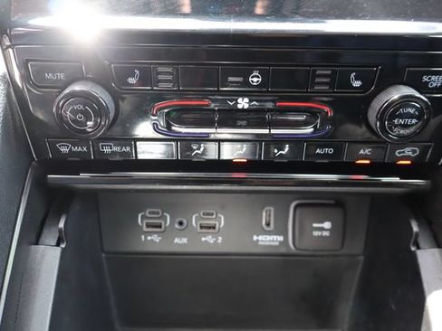 Used 2024 Jeep Grand Cherokee Limited 4xe AWD/4WD image 40