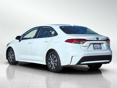 Used 2022 Toyota Corolla LE image 6