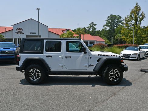 Used 2024 Jeep Wrangler Unlimited Rubicon AWD/4WD image 5
