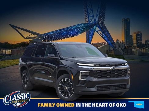 New 2026 Chevrolet Traverse LT w/ Sun and Wheel Package FWD image 1