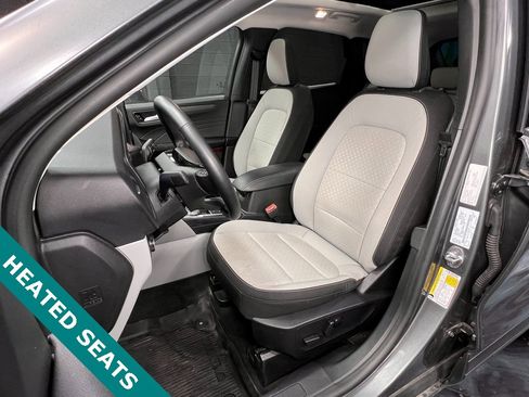 Used 2025 Ford Escape Active w/ Active Premium Tech Pack image 3