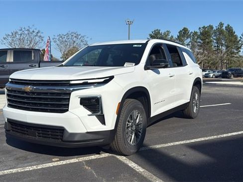 New 2026 Chevrolet Traverse LT w/ Driver Confidence Package image 3