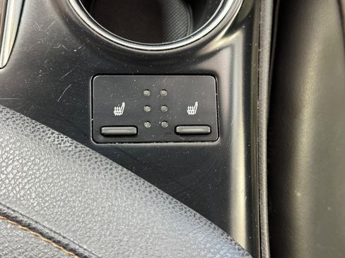Used 2019 Toyota Camry XLE FWD image 19