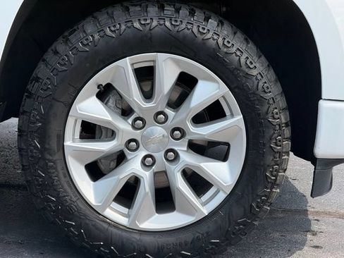 Used 2023 Chevrolet Silverado 1500 Custom AWD/4WD image 12
