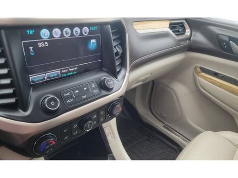 Used 2018 GMC Acadia Denali AWD/4WD image 8