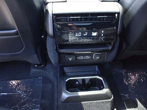 New 2026 Jeep Grand Wagoneer L Limited AWD/4WD image 32