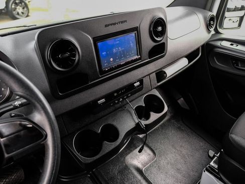 Used 2024 Mercedes-Benz Sprinter 2500 image 17