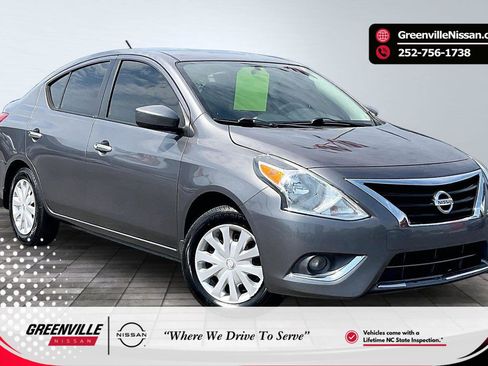 Used 2016 Nissan Versa SV w/ Fog Lights Package FWD image 1