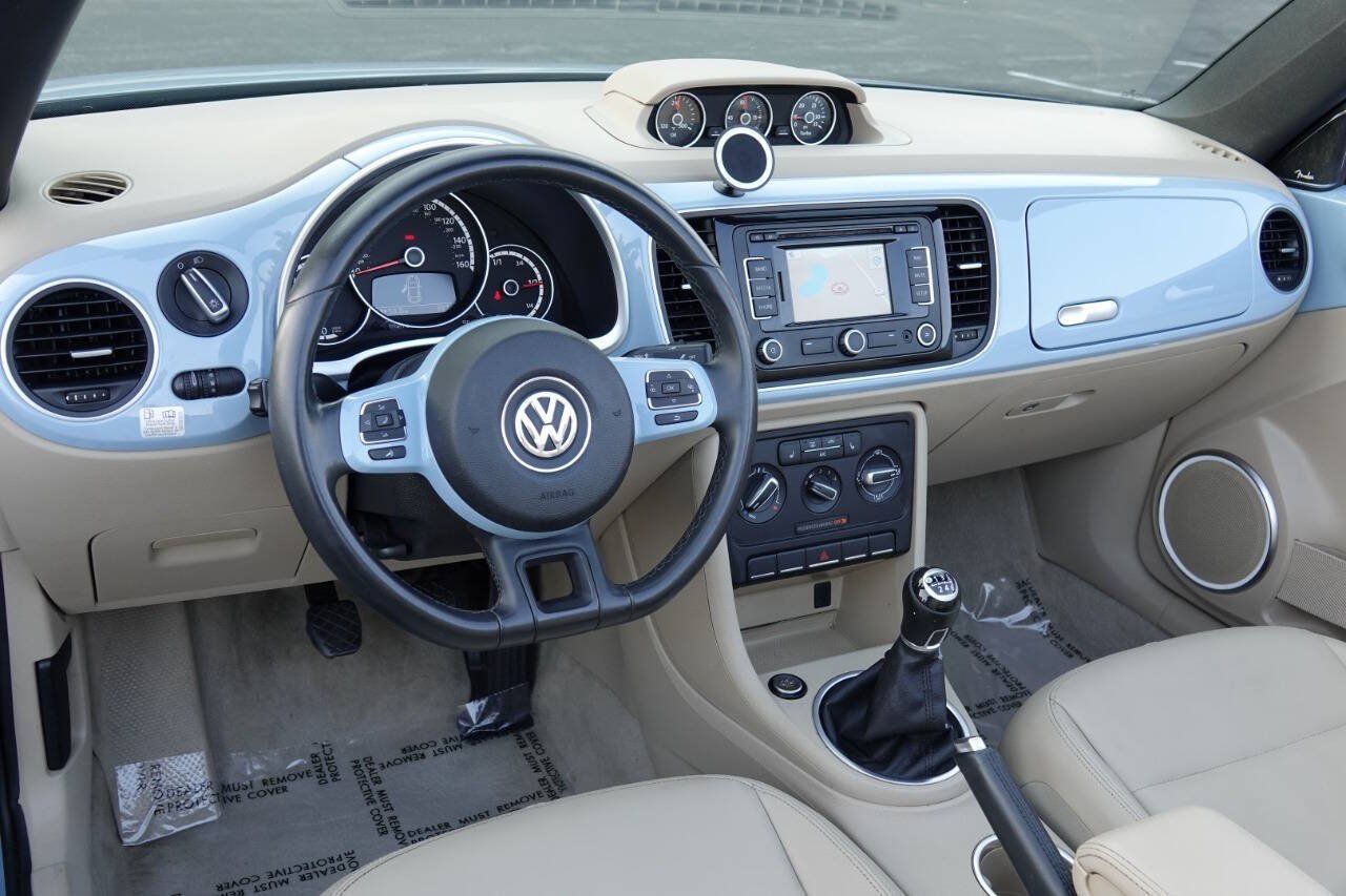 Used 2014 Volkswagen Beetle TDI FWD image 3