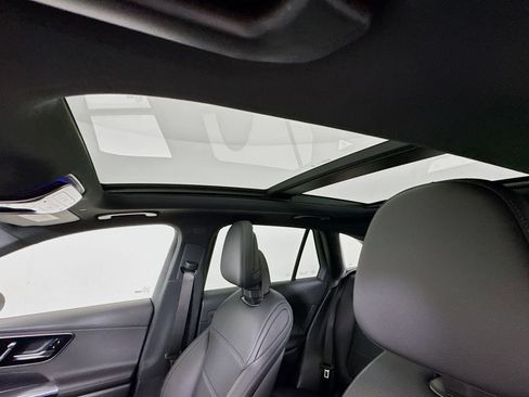 Used 2026 Mercedes-Benz GLC 300 image 24