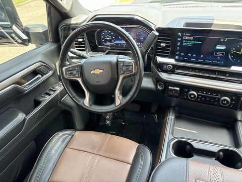 Used 2024 Chevrolet Silverado 2500 High Country w/ High Country Premium Package AWD/4WD image 27