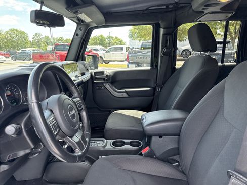 Used 2018 Jeep Wrangler Unlimited Sport S AWD/4WD image 13