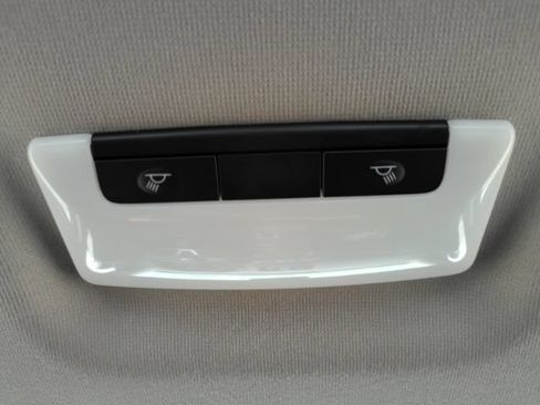 Used 2025 Nissan Sentra SR w/ SR Premium Package FWD image 29