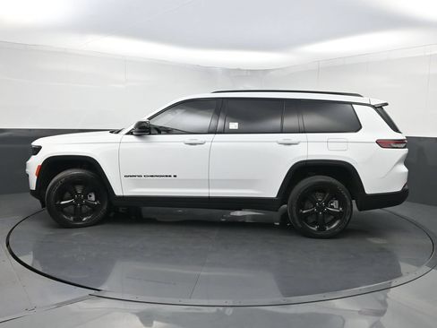 Used 2023 Jeep Grand Cherokee L Laredo AWD/4WD image 45