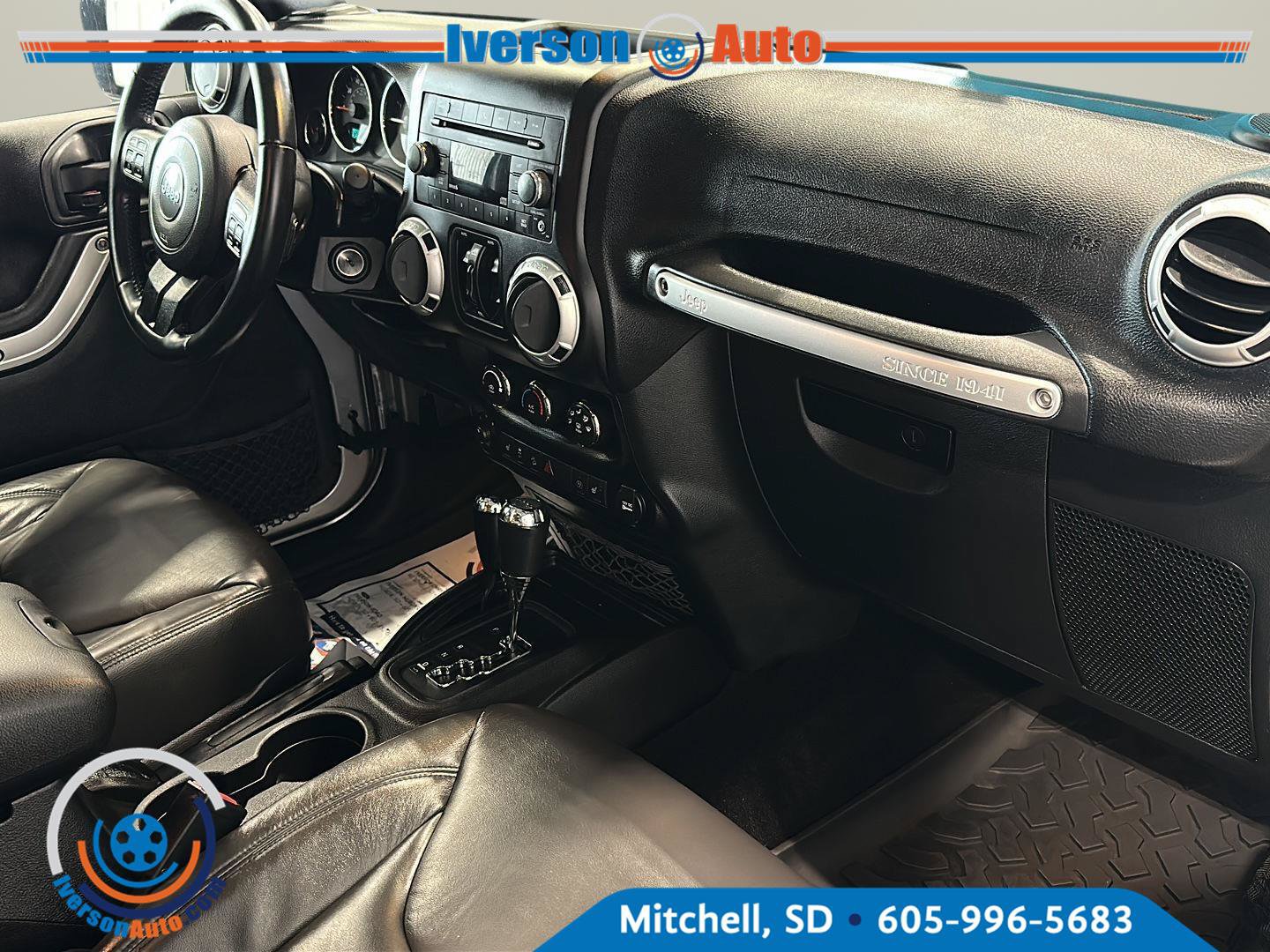 Used 2016 Jeep Wrangler Unlimited Sahara w/ Connectivity Group AWD/4WD image 31