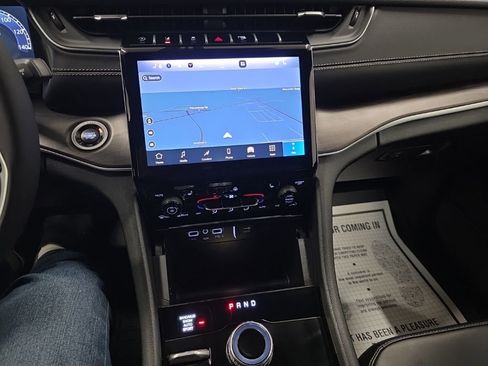 Used 2025 Jeep Grand Cherokee Limited w/ Trailer Tow Package image 18