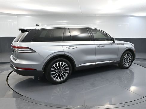 Used 2023 Lincoln Aviator Reserve w/ Equipment Group 201A image 6