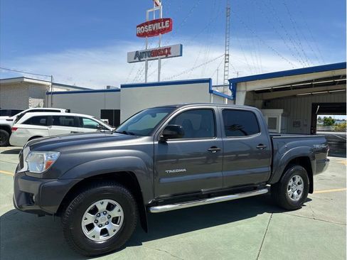 Used 2013 Toyota Tacoma PreRunner image 14