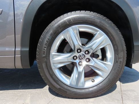 Used 2016 Toyota Highlander Limited image 29