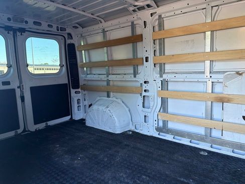 Used 2025 RAM ProMaster 2500 w/ U-Haul Equipment Group FWD image 11