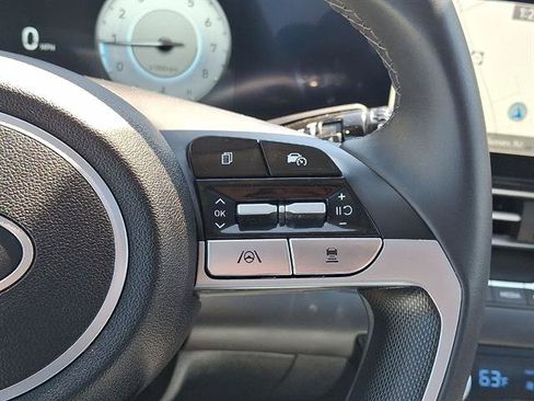 Certified 2024 Hyundai Elantra Limited FWD image 18