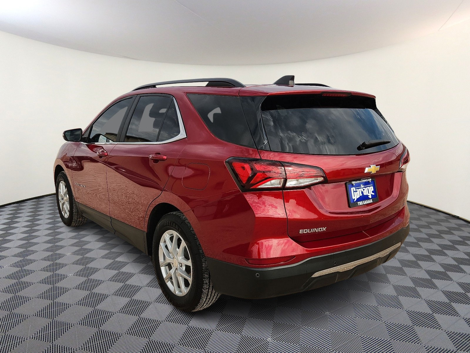 Used 2024 Chevrolet Equinox LT FWD image 3