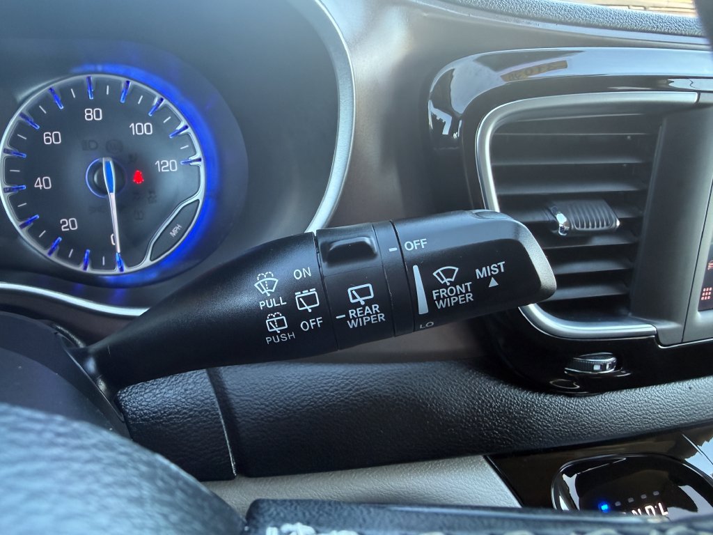 Used 2024 Chrysler Voyager LX FWD image 23