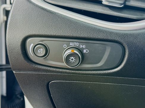 Used 2022 Chevrolet Malibu LT FWD image 13