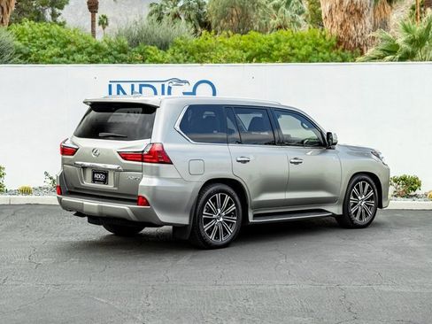 Used 2021 Lexus LX 570 4WD w/ Luxury Package image 6
